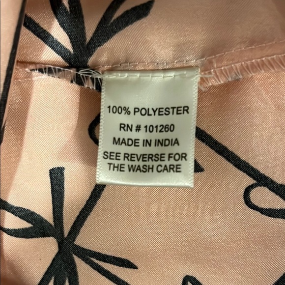 Elegant Black and Pink Skirt Bows Galore - Picture 9 of 10